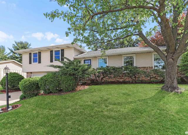 Property at 408 N Ohio Ave, Morton, IL 61550, 3 beds, 2 baths
