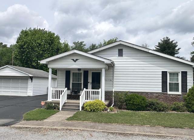 Property at 709 W Jones St, West Frankfort, IL 62896, 1 bed, 1 bath