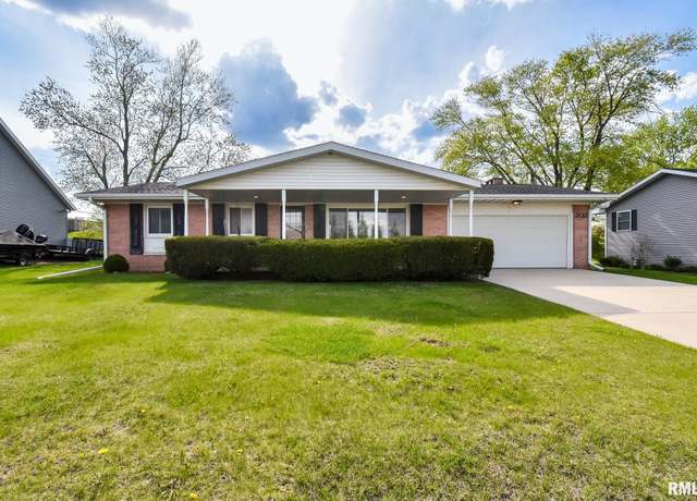 Property at 202 Gillman Ave, Washington, IL 61571, 3 beds, 2 baths