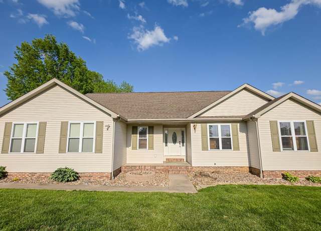 Property at 11964 Strawberry Rd, Carbondale, IL 62901, 3 beds, 2.5 baths