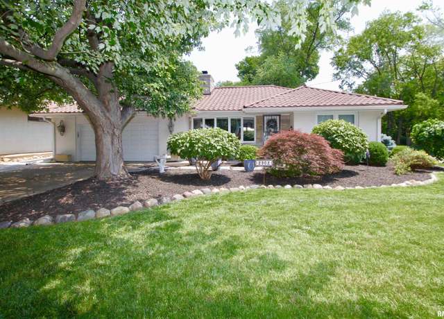 Property at 2902 N Bigelow St, Peoria, IL 61604, 2 beds, 1 bath