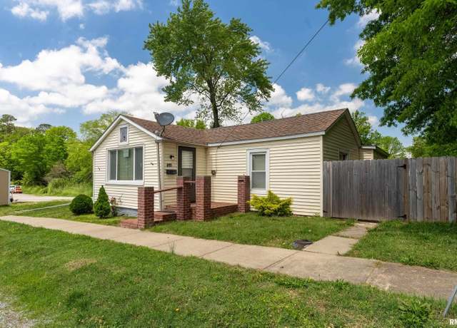 Property at 510 W Idaho Ave, Carterville, IL 62918, 2 beds, 1 bath