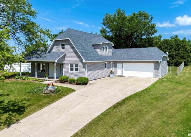 Property at 8 Brookside Ct, Bettendorf, IA 52722, 4 beds, 2 baths