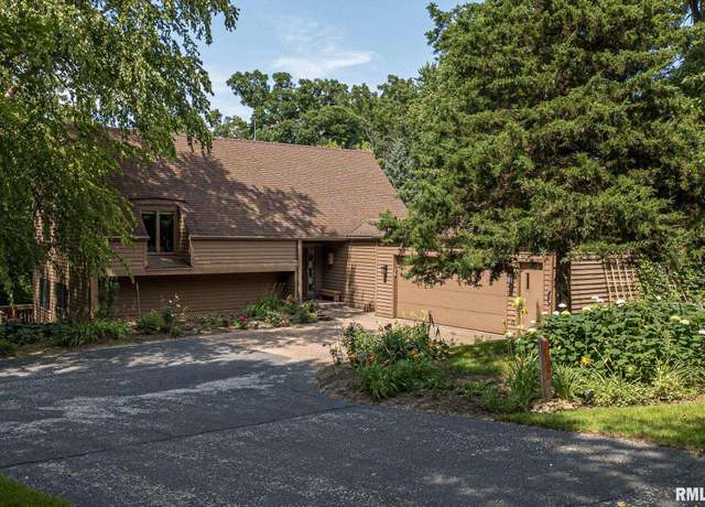 Property at 28018 230th St, Le Claire, IA 52753, 4 beds, 3 baths