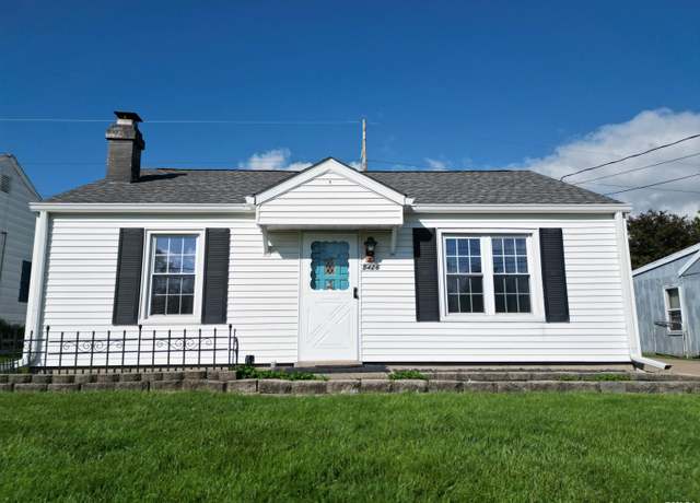 Property at 5426 N Glen Elm Dr, Peoria Heights, IL 61616, 4 beds, 1 bath