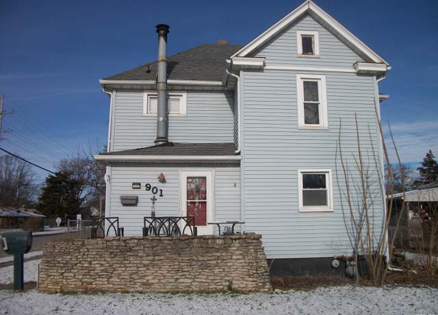 Property at 901 E Livingston St, Pontiac, IL 61764, 4 beds, 2 baths