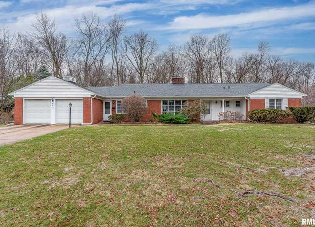 Property at 44 Woodley Rd, Rock Island, IL 61201, 3 beds, 2.5 baths