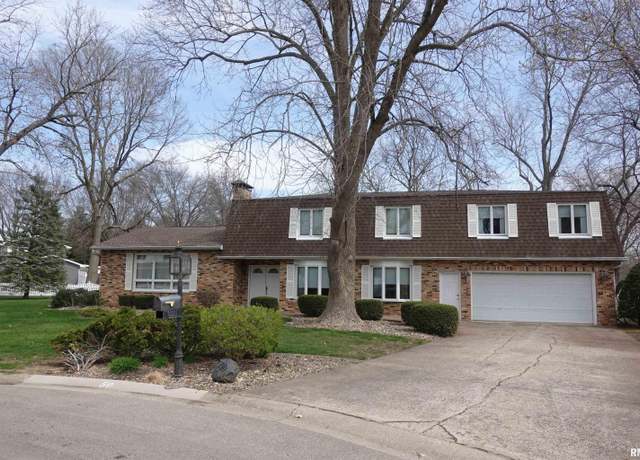 Property at 50 Hackberry Cir, Galesburg, IL 61401, 4 beds, 3.5 baths