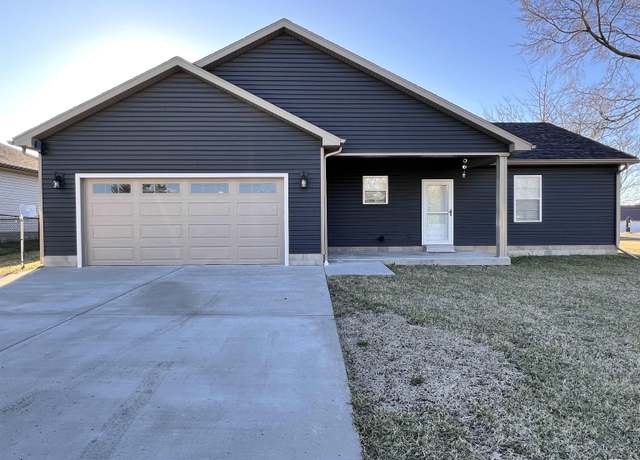 Property at 413 S Broadway St, Goreville, IL 62939, 3 beds, 2 baths
