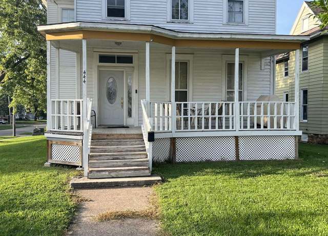Property at 444 7th Avenue South, Clinton, IA 52732, 5 beds, 1.5 baths
