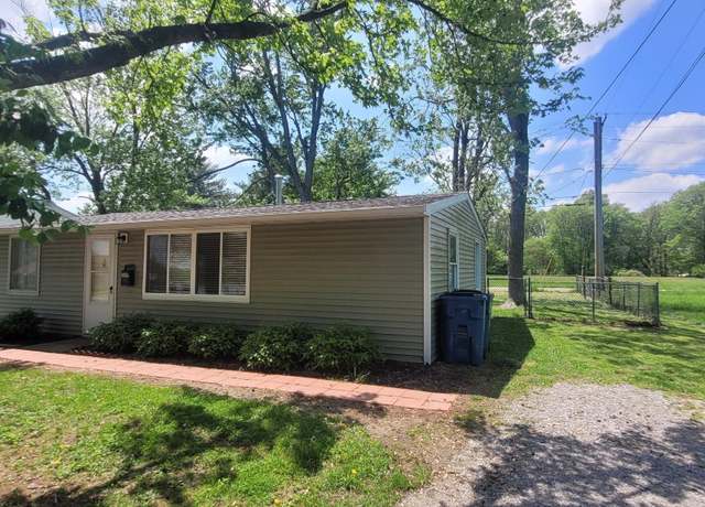 Property at 329 Pine Dr, Mt Vernon, IL 62864, 2 beds, 1 bath