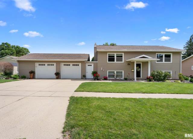 Property at 911 3rd St, De Witt, IA 52742, 4 beds, 2 baths