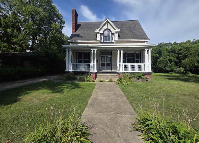 Property at 1521 N Bigelow St, Peoria, IL 61604, 6 beds, 1.5 baths