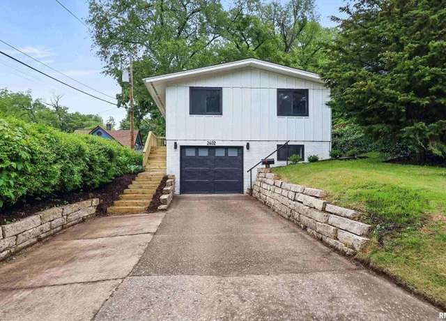 Property at 2402 Middle Rd, Davenport, IA 52803, 3 beds, 2 baths