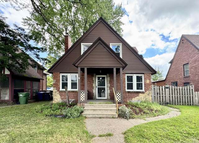Property at 1013 N 2nd St, Clinton, IA 52732, 3 beds, 1 bath