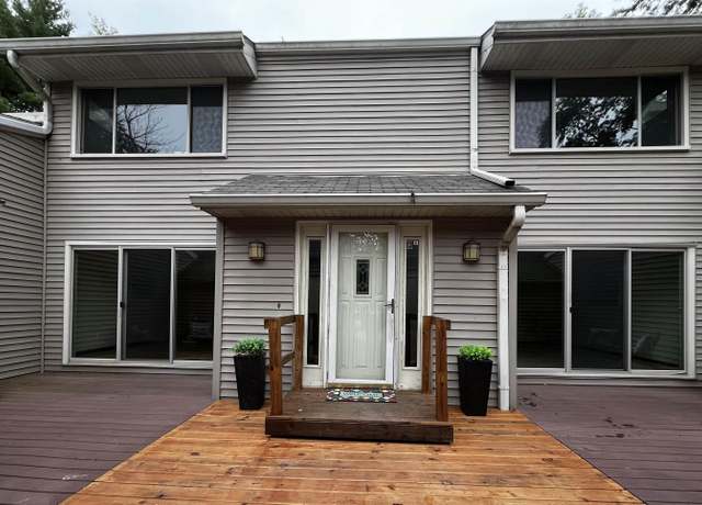 Property at 77 Country Pl #77, Springfield, IL 62703, 4 beds, 3.5 baths