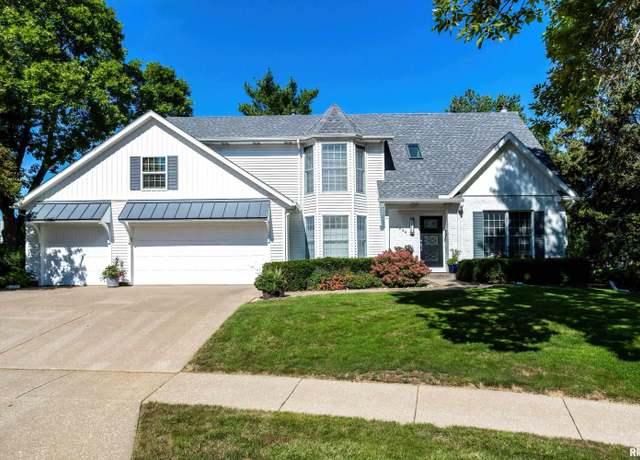 Property at 1436 Antler Ct, Bettendorf, IA 52722, 4 beds, 2.5 baths