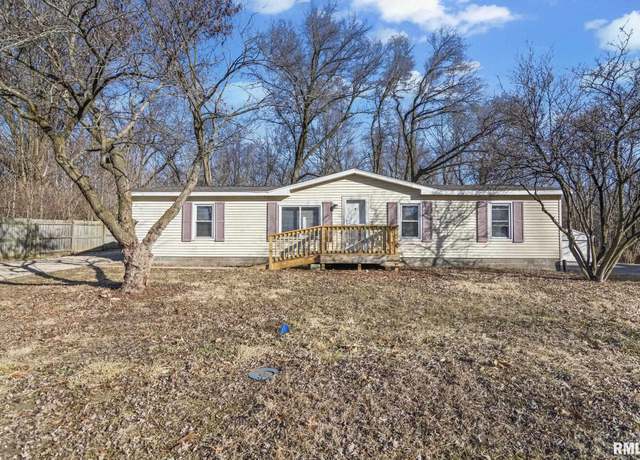 Property at 301 E Wilcox St, Springfield, IL 62707, 4 beds, 2 baths