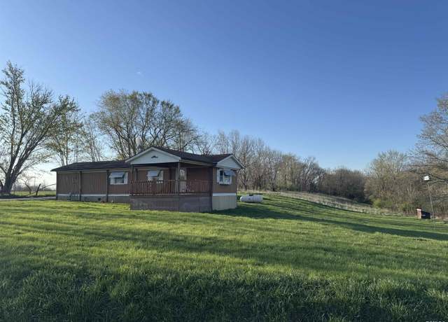 Property at 668 390 N Ave, Mt Sterling, IL 62353, 3 beds, 1 bath