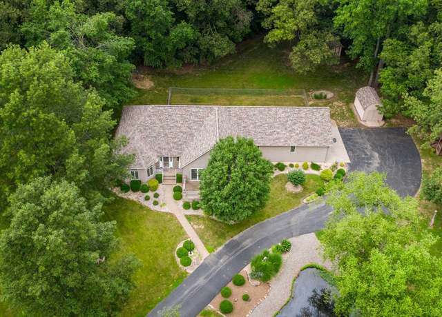 Property at 10415 Chayla Rd, Marion, IL 62959, 3 beds, 2.5 baths