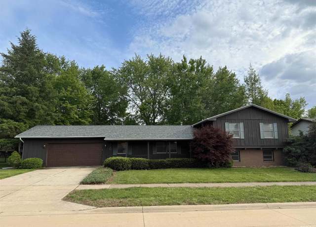 Property at 720 Mulberry Dr, Geneseo, IL 61254, 3 beds, 3 baths