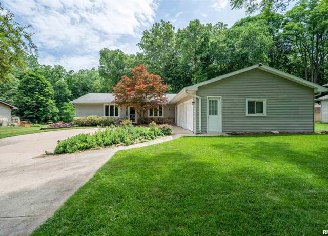 Property at 748 E Poplet Hollow Rd, Peoria, IL 61614, 6 beds, 2 baths