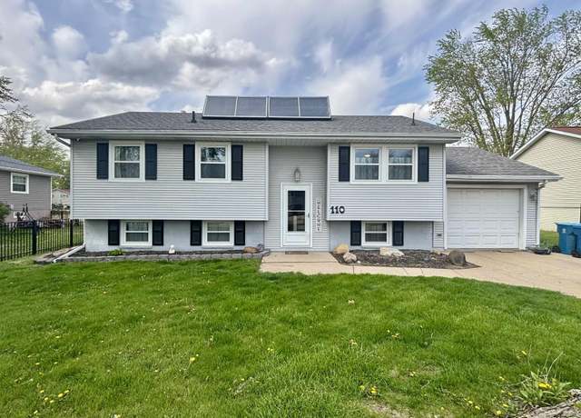 Property at 110 Country Ct, De Witt, IA 52742, 3 beds, 2 baths