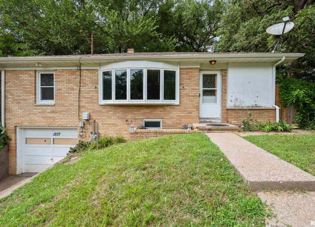 Property at 1237 20th Avenue Way, East Moline, IL 61244, 2 beds, 1.5 baths