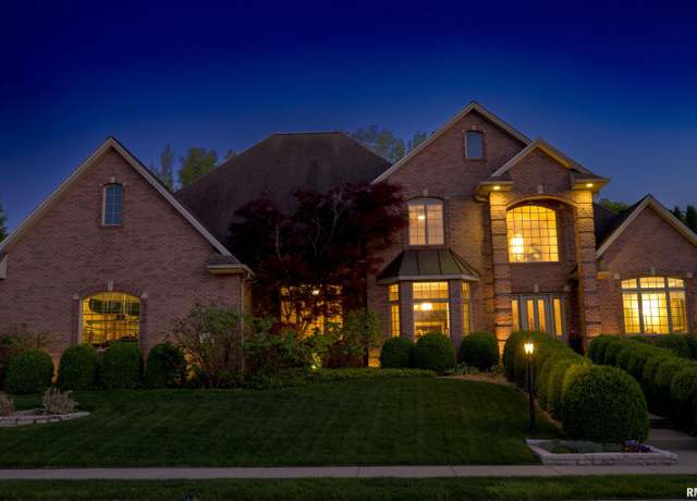 Property at 2728 W Windflower Ct, Peoria, IL 61615, 5 beds, 3.5 baths