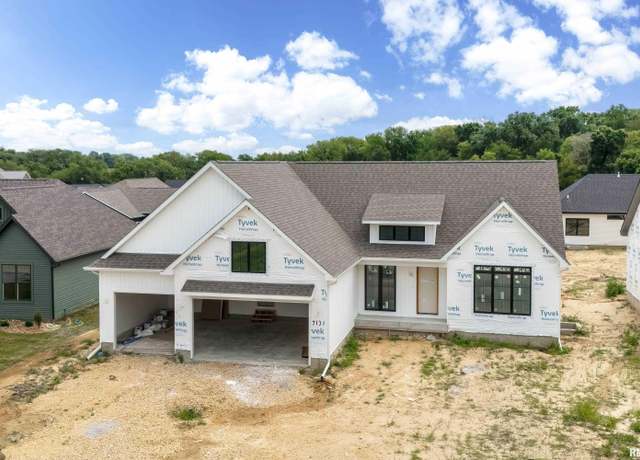 Property at 7131 Alvie Ln, Bettendorf, IA 52722, 5 beds, 3.5 baths