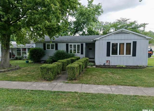 Property at 402 N Commercial St, Benton, IL 62812, 3 beds, 3 baths