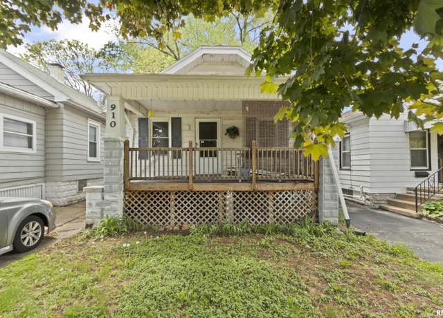 Property at 910 W Virginia Ave, Peoria, IL 61604, 2 beds, 1 bath