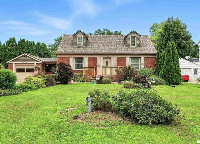 Property at 1413 35th Ave, Rock Island, IL 61201, 4 beds, 3 baths