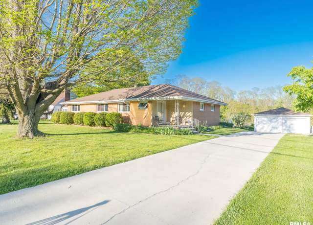 Property at 1210 N Wildwood Ct, Peoria, IL 61604, 3 beds, 2 baths