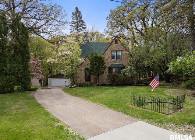 Property at 4242 8th Ave, Moline, IL 61265-2610, 3 beds, 1 bath