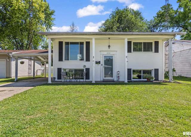 Property at 2208 E Black Ave, Springfield, IL 62702, 4 beds, 1.5 baths