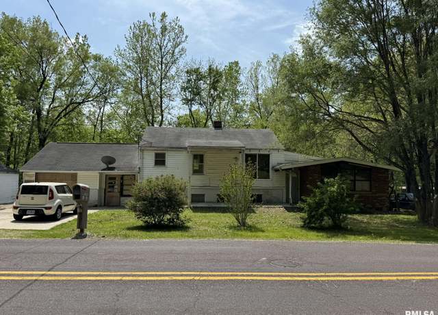 Property at 604 Bloomington Rd, East Peoria, IL 61611, 4 beds, 2 baths