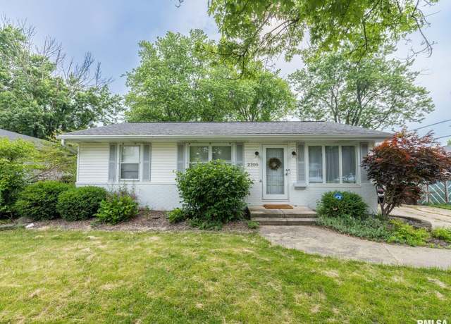 Property at 2705 N Victoria Ave, Peoria, IL 61604, 3 beds, 2.5 baths