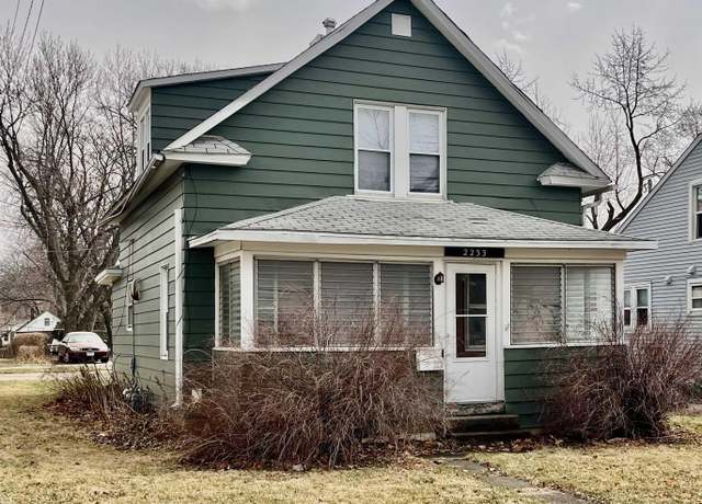 Property at 2233 24th St, Rock Island, IL 61201, 2 beds, 1 bath
