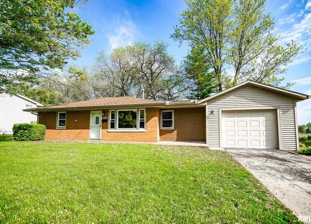 Property at 2910 W Scenic Dr, Peoria, IL 61615, 3 beds, 1 bath