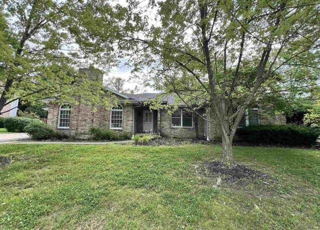 Property at 3305 Collingwood Dr, Springfield, IL 62711, 6 beds, 3.5 baths