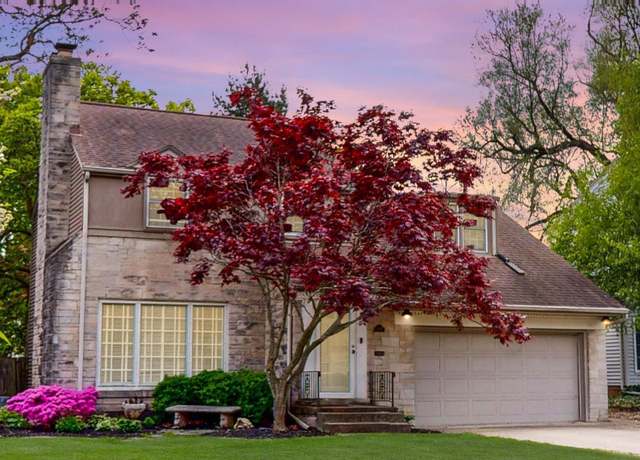 Property at 408 W Richwoods Blvd, Peoria, IL 61604, 3 beds, 2.5 baths
