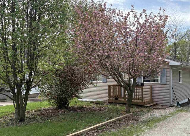 Property at 1404 E Richwoods Blvd, Peoria, IL 61603, 2 beds, 1 bath
