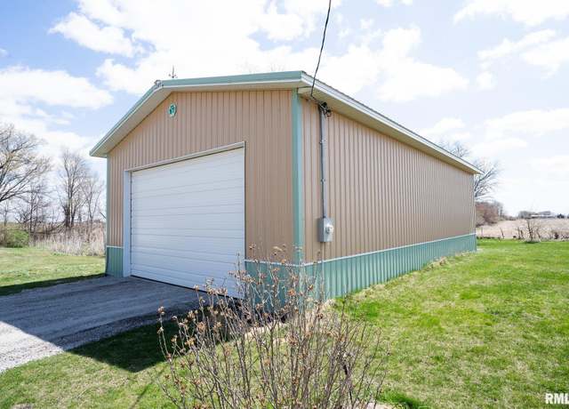 Property at 2351 55th Ave, Aledo, IL 61231, 3 beds, 1 bath