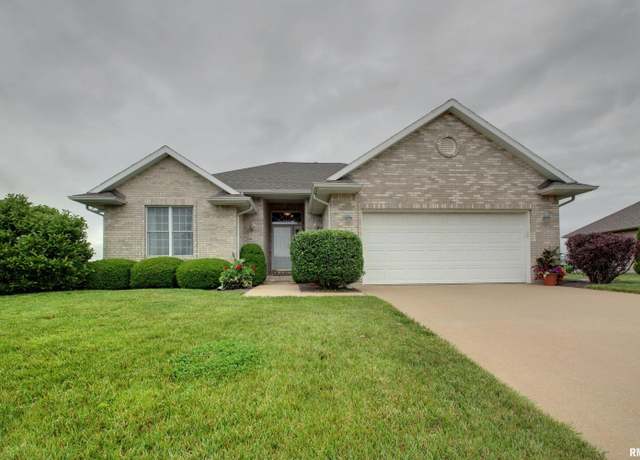 Property at 2723 Ridgecrest Dr, Quincy, IL 62305, 4 beds, 3 baths