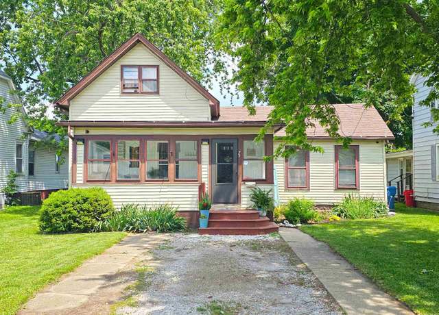 Property at 75 W 5th St, El Paso, IL 61738, 3 beds, 1 bath