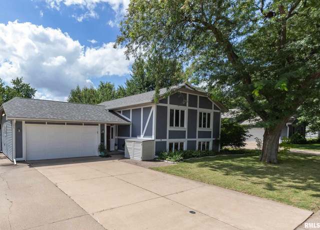 Property at 803 W 57th St, Davenport, IA 52806, 3 beds, 2.5 baths