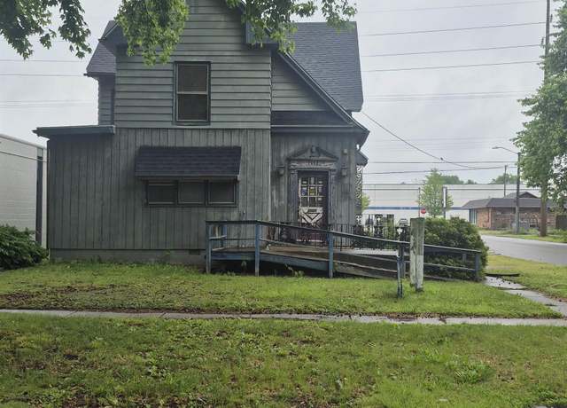 Property at 1430 S 8th St, Springfield, IL 62703, 3 beds, 1.5 baths