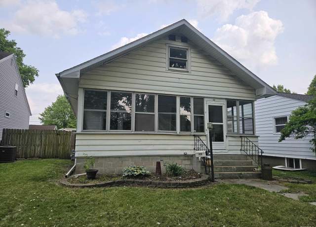 Property at 426 N Hamilton St, Lincoln, IL 62656, 2 beds, 1 bath