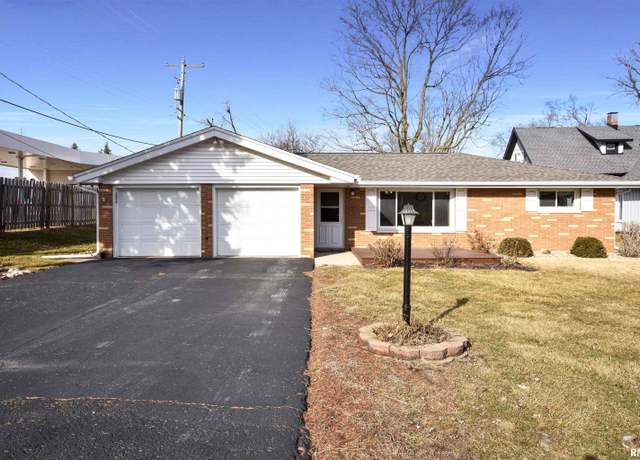 Property at 5409 W Harp Hollow Rd, Bartonville, IL 61607-1413, 2 beds, 1.5 baths